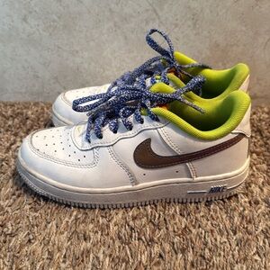 NIKE AIR FORCE 1 LV8 GS RUNNING SNEAKERS KIDS SIZE 12.5c